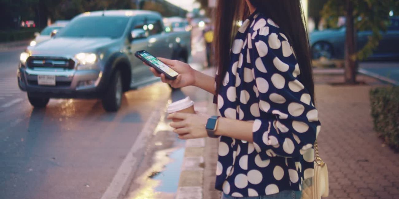 Uber vs Taxi: Which Is Cheaper in Different Situations?